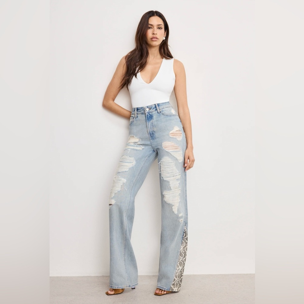 Brand New Good American “Khloe” Distressed Light/Indigo Blue Jeans. - Picture 3 of 6